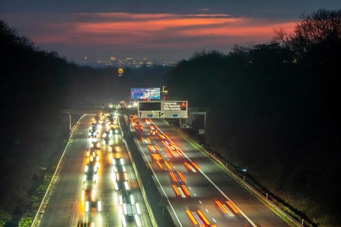Evening traffic on the A52 motorway, between Düsseldorf and Essen, in front of the Breitscheid