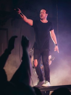 Singer Christoph von Freydorf from Emil Bulls live on X-Mas Bash Tour 2025 at Huxley's New World in