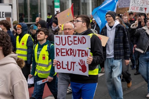 School strike against military service, around 600 participants in a demonstration against the