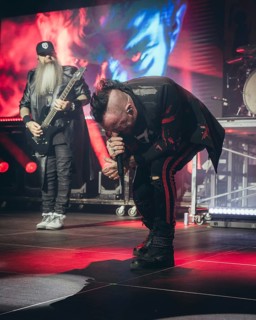 Singer Adam Gontier from Three Days Grace live on tour 25 at Berlin's Tempodrom on 19.11.2025