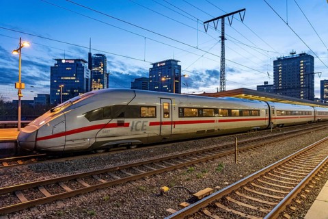 ICE trains, in Essen main station, on the platform, North Rhine-Westphalia, Germany