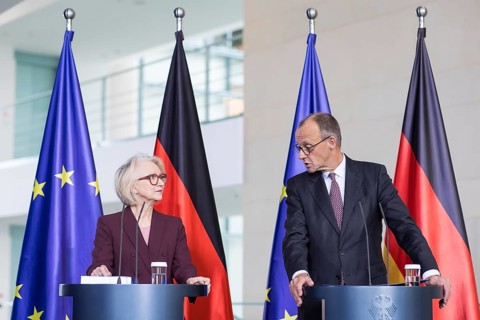 Prof. Dr. Monika Schnitzer (Chair of the Council of Experts) and Friedrich Merz (Federal Chancellor