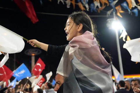 Gaziantep, Türkiye – May 28, 2023. Supporters of President Recep Tayyip Erdogan celebrate in the