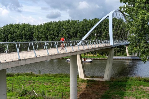 The Liniebrug, bicycle and pedestrian bridge over the Amsterdam-Rhine Canal near the village of
