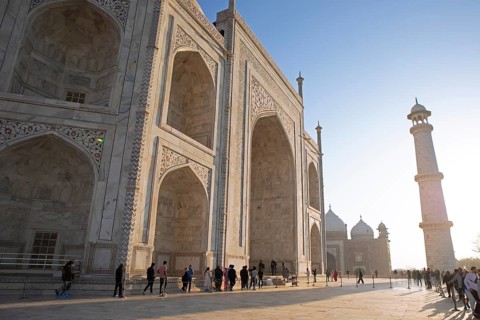 Taj Mahal or Taj Mahal in the morning light, mausoleum, Agra, Uttar Pradesh, India