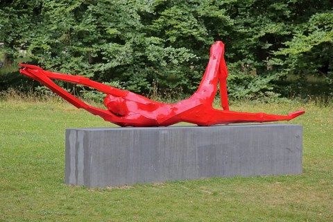 Sculpture beef early by Georg Herold 2012, Blickachsen 14, Modern Art, red female reclining figure