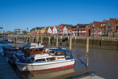 Building at the harbour, Husum warehouse, boats, skyline, Husum, North Sea, North Frisia,