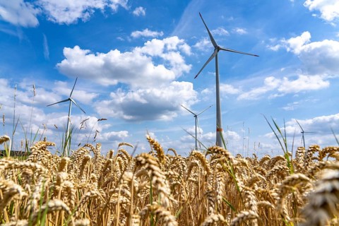 Rheurdt wind farm, south of Ismus, 3 Enercon E-115, behind Enercon E-160 WTGs, wind turbines, North