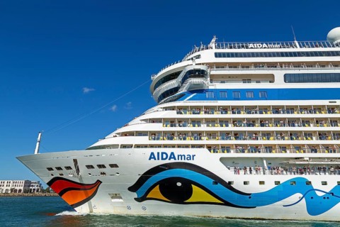 Cruise ship AIDAmar departs, Warnow, Warnemünde, Rostock, Mecklenburg-Western Pomerania, Germany