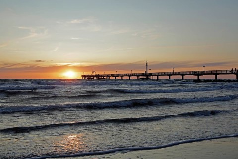 Sunset, pier, waves, swell, Wustrow, Fischland, Mecklenburg-Vorpommern, Germany