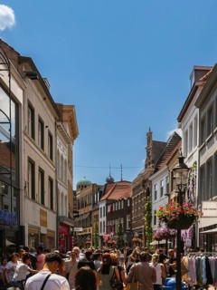 Many passers-by in the city centre of Venlo, Netherlands