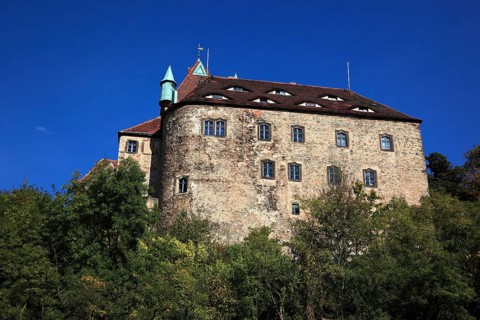 Kuckuckstein Castle in Liebstadt is situated on a rocky outcrop above the Seidewitz river valley on