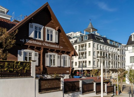 Old and new spa architecture on the main road to the beach promenade, Sellin, Rügen,