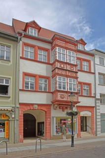 Historic Renaissance house with oriel and decorations, Jakobstraße, Saale, Naumburg, Saxony-Anhalt,