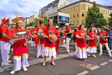 Carnival of Cultures, parade from Frankfurter Allee / corner of Proskauer Straße to Karl-Marx-Allee