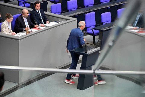 Christoph Schmidt (SPD) speaks on the Gaza war item on the agenda of the eleventh session of the