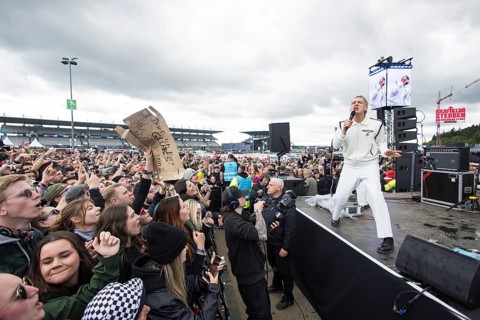 Felix Brummer (Felix Kummer), singer of Kraftklub at a secret gig of the band at the Rock am Ring