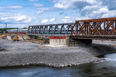 Reconstruction, extension of the Emmerich-Oberhausen railway line, three tracks, including 47 new