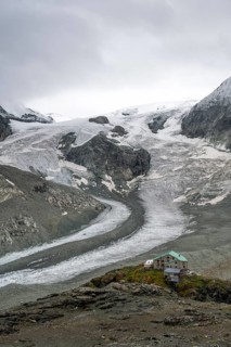 Mountain hut Cabane des Dix in front of glacier Glacier de Cheilon, Valais Alps, Valais,