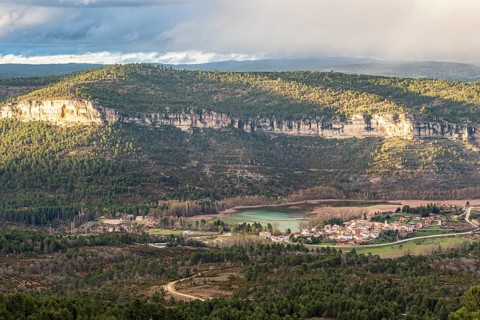 View from viewpoint mirador de Una, village Una, lake, rock formations, nature reserve, Cuenca