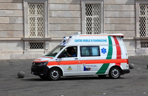 Rescue service vehicle, Emergenza sanitaria, Centro mobile di Rianimazione, emergency doctor,