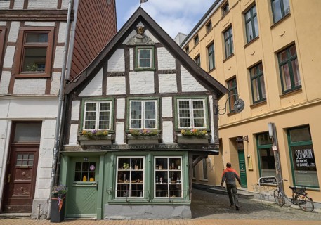 Old commercial buildings, Kunstdrechslerei Zettler, Buschstraße, Old Town, Schwerin,