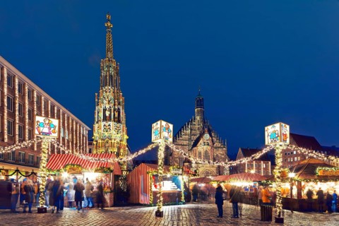 From left back: New Town Hall, Beautiful Fountain, Church of Our Lady, front: garlands, visitors,