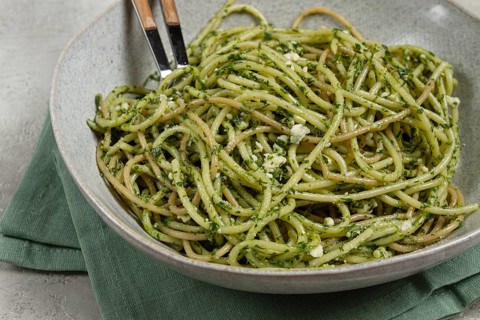 Spaghetti with pesto sauce, homemade, no people