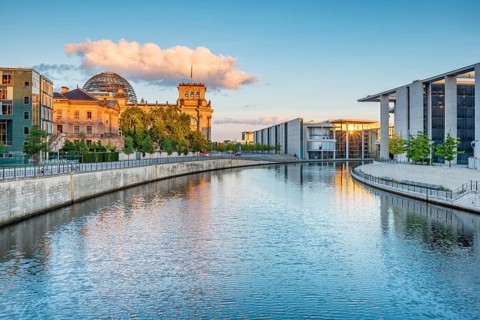 Reichstag, Paul-Löbe-Haus and Marie-Elisabeth-Lüders-Haus on the banks of the Spree in the first