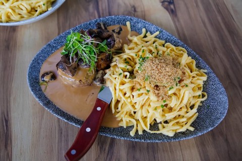 Rübli Restaurant, Restaurant, Bar, Dining restaurant, Swabian cuisine, Beef steak with mushrooms
