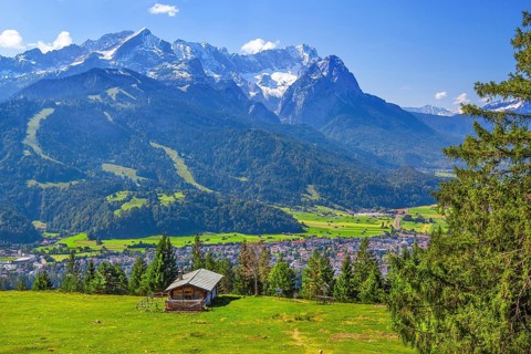 Eckenhütte on the Wank 1780m with views of the valley, town and Zugspitze group 2962m,