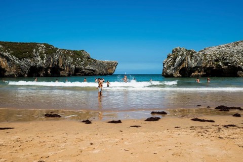 Beach, Playa de Cuevas del Mar, near Ribadesella, Asturias, Asturias, Costa Verde, Northern Spain,