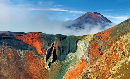 Red Crater and volcanio Mount Ngauruhoe, Tongariro National Park, Manawatu-Wanganui, North Island,