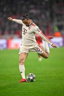 Leroy Sané FC Bayern Munich FCB (10) Action on the ball UEFA Champions League Allianz Arena,