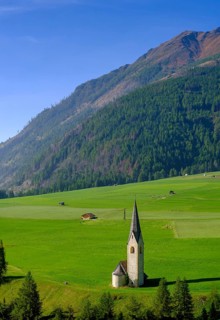 Church of St George, consecrated in 1366 between Ködnitz and Großdorf behind Gorner, Hohe Tauern,