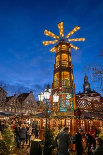 Large Christmas pyramid at the Christmas market on the market square, Lüneburg, Lower Saxony,
