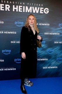 Helena Zengel at the premiere of FITZEKS DER HEIMWEG at the Delphi Filmpalast in Berlin on 14