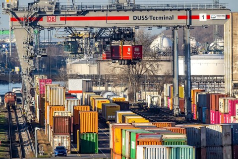 The port of Mannheim is one of the most important inland ports in Europe. The harbor basins stretch
