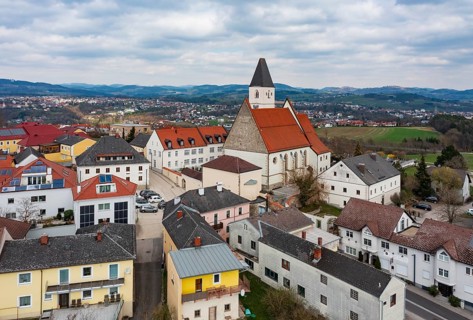 Drone image, local view, parish church, Wartberg ob der Aist, Mühlviertel, Upper Austria, Austria