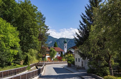 View of the village with parish church, Breitenbach am Inn, Inntal, Tyrol, Austria