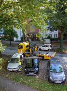 A tow truck at work, Germany, Hamburg, Hamburg, Hamburg, Federal Republic of Germany