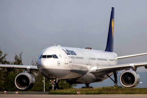 Aircraft at Fraport Airport shortly after landing, Airbus A340-600 of the airline Lufthansa.