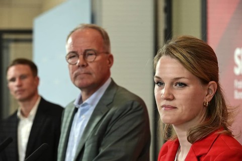 Matthias Miersch (centre), Chairman of the SPD parliamentary group, and Sonja Eichwede, one of the