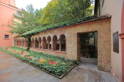 Cloister with archways, Lusamgärtchen, Würzburg, Lower Franconia, Franconia, Bavaria, Germany