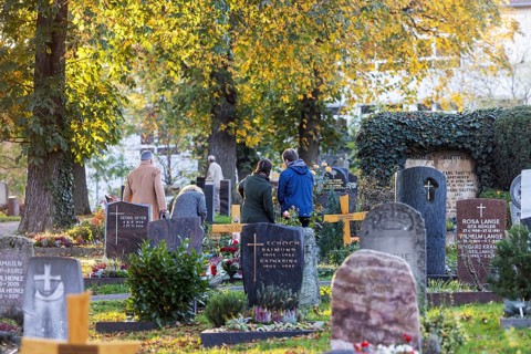 All Saints' Day at the Bergfriedhof cemetery in Stuttgart. Catholics commemorate their deceased