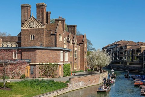 Punting, punting, Magdalene College, River Cam, Cambridge, England, Great Britain