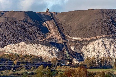 Monte Kali, overburden mountain with conveyor belt, conveyor belt, potash plant K & S, potash and
