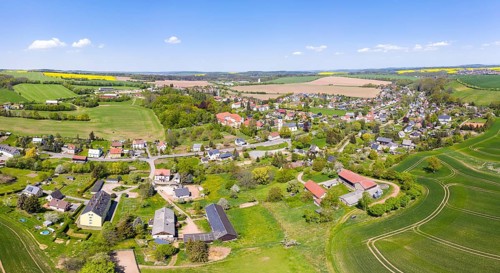 View of the village with castle and church from above, Reichstädt, Dippoldiswalde, Erzgebirge,