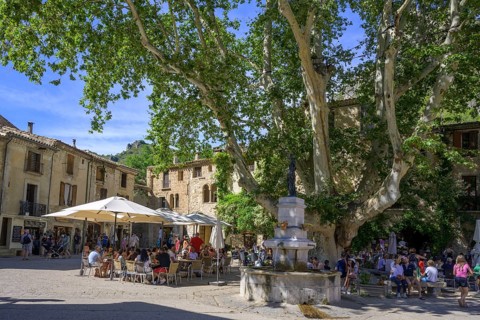 Place de Liberte, Saint-Guilhem-le-Désert, Département Hérault, France