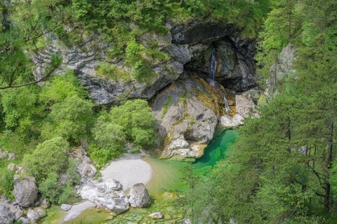 Emerald green river Pozze Smeraldine, Tramonti di Sopra, Province of Pordenone, Italy
